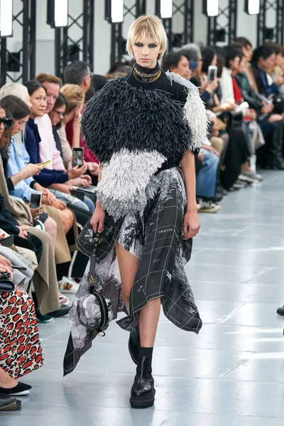 Look 37